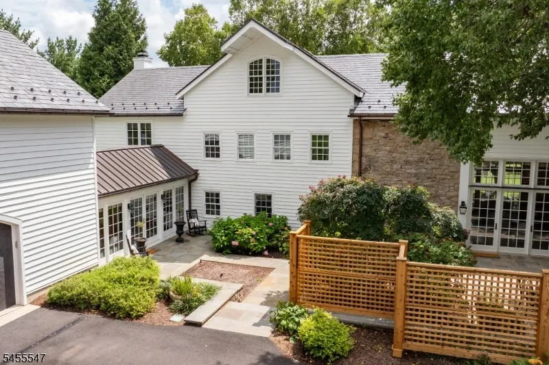 152 Harbourton Woodsville Hopewell, NJ 08530