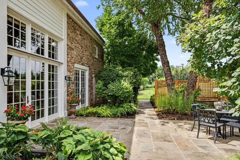152 Harbourton Woodsville Hopewell, NJ 08530