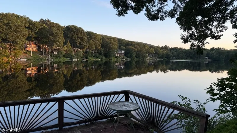 52 Horseshoe Dr Jefferson, NJ 07438