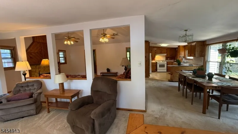 52 Horseshoe Dr Jefferson, NJ 07438