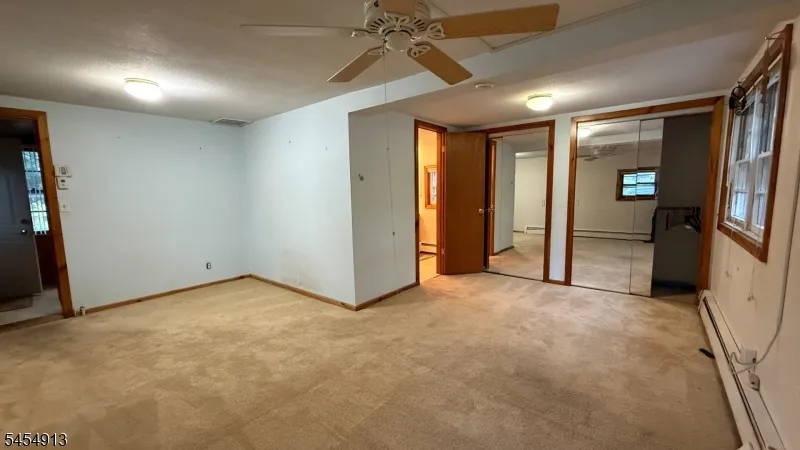 52 Horseshoe Dr Jefferson, NJ 07438