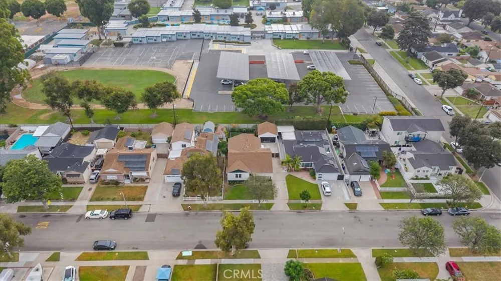 5618 Verdura Lakewood, CA 90712
