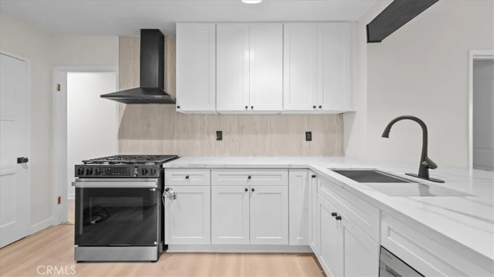 5618 Verdura Lakewood, CA 90712