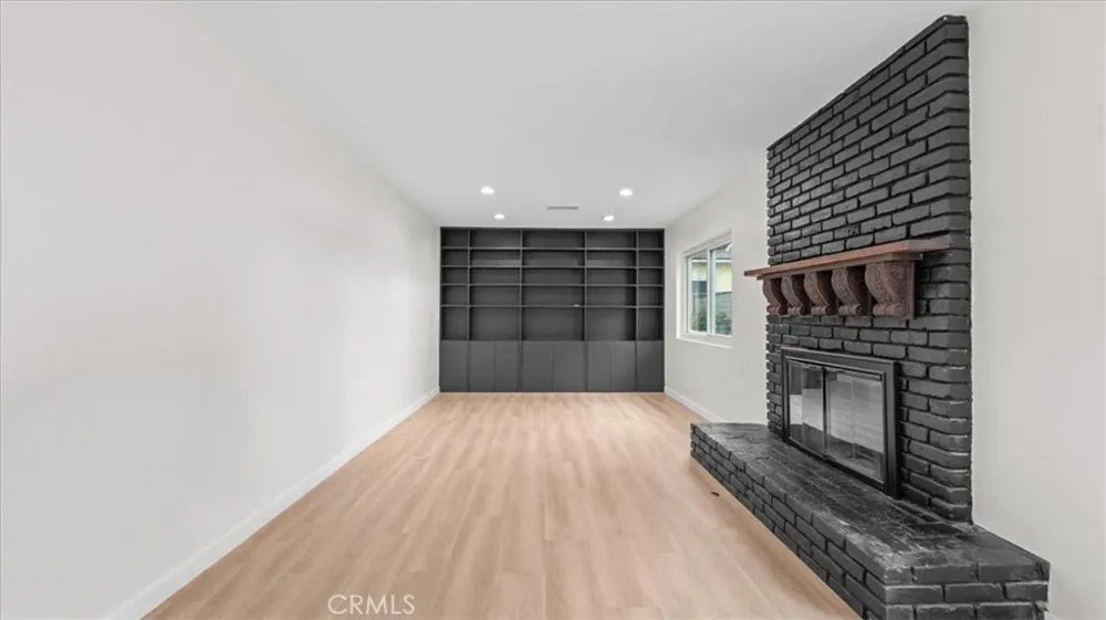 5618 Verdura Lakewood, CA 90712