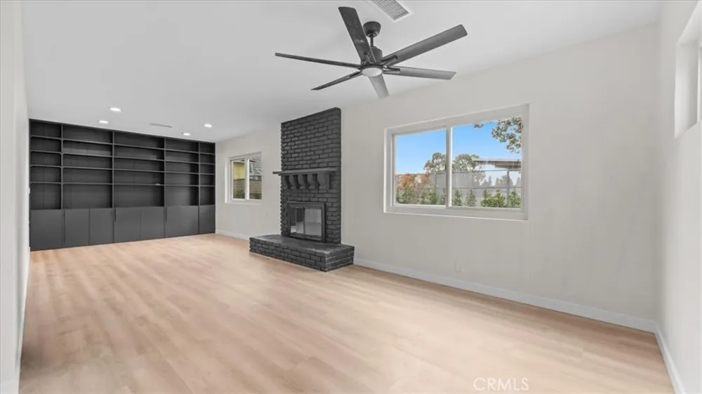 5618 Verdura Lakewood, CA 90712