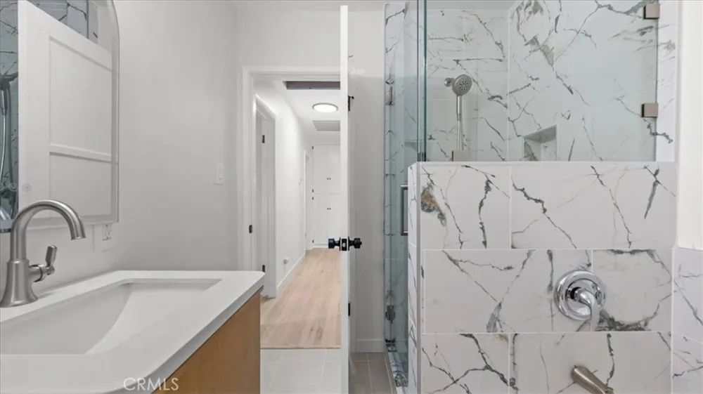 5618 Verdura Lakewood, CA 90712