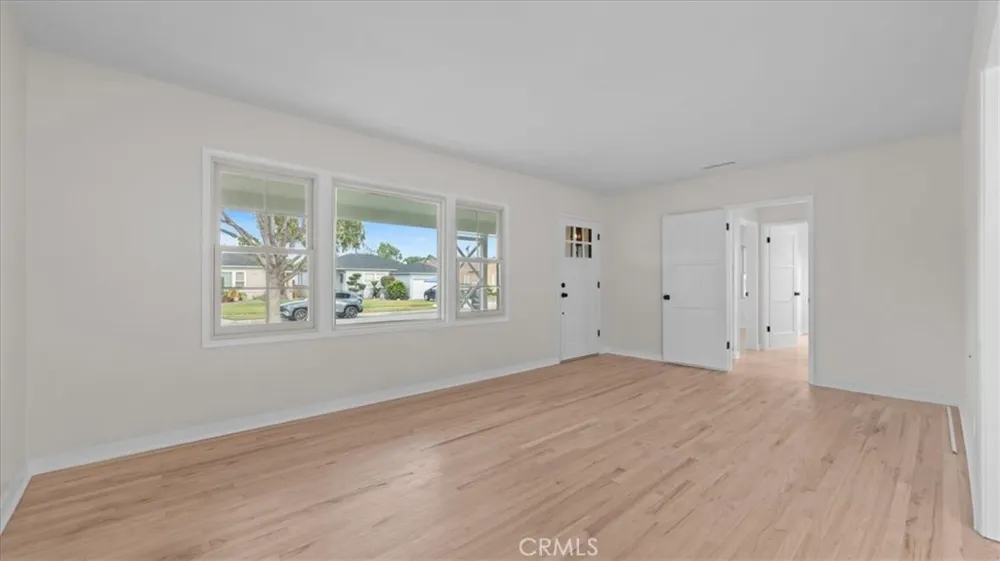 5618 Verdura Lakewood, CA 90712