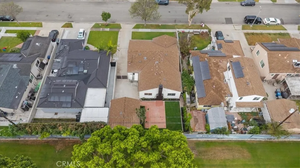 5618 Verdura Lakewood, CA 90712