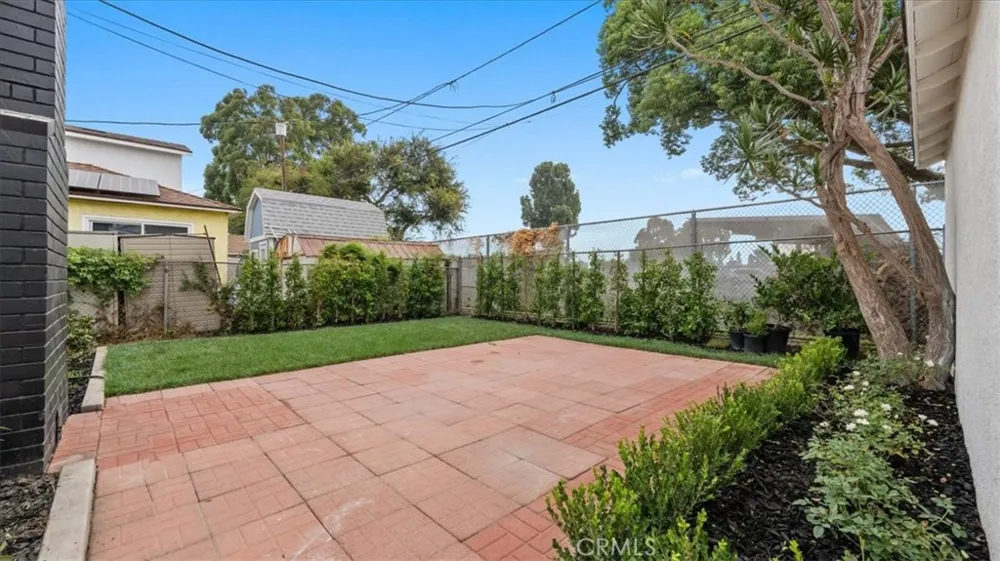 5618 Verdura Lakewood, CA 90712