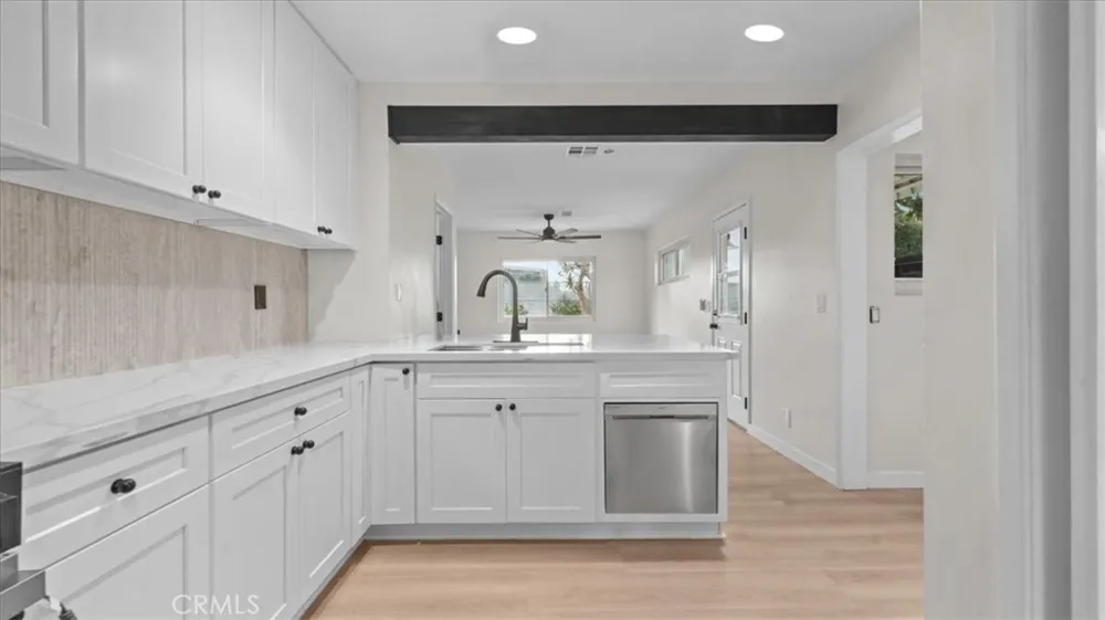 5618 Verdura Lakewood, CA 90712