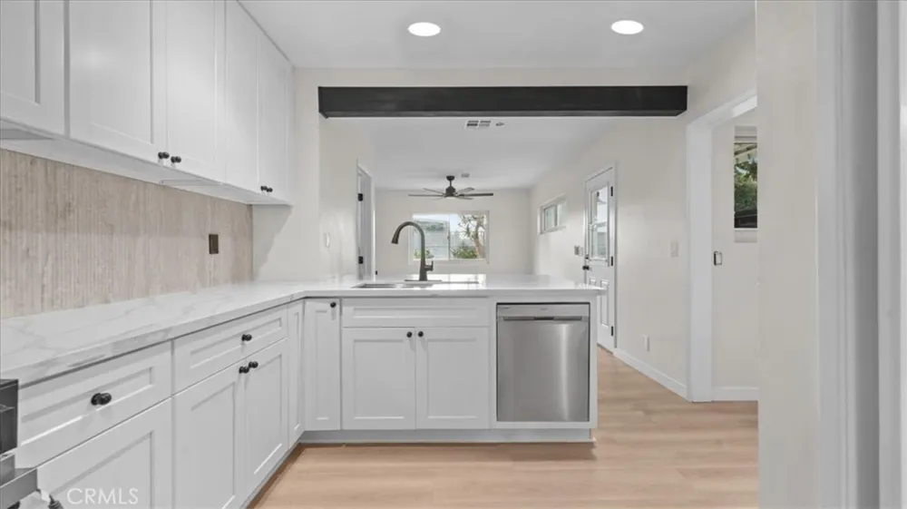 5618 Verdura Lakewood, CA 90712