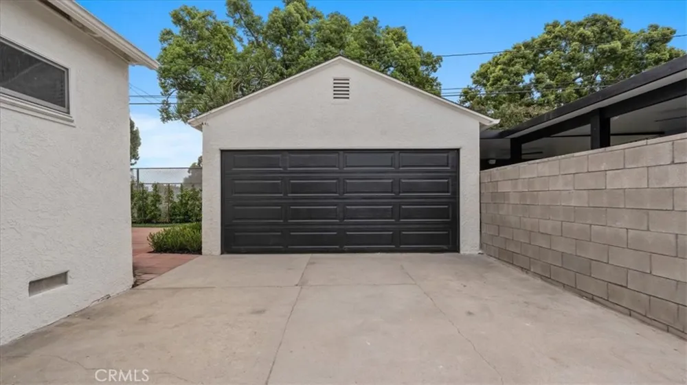 5618 Verdura Lakewood, CA 90712
