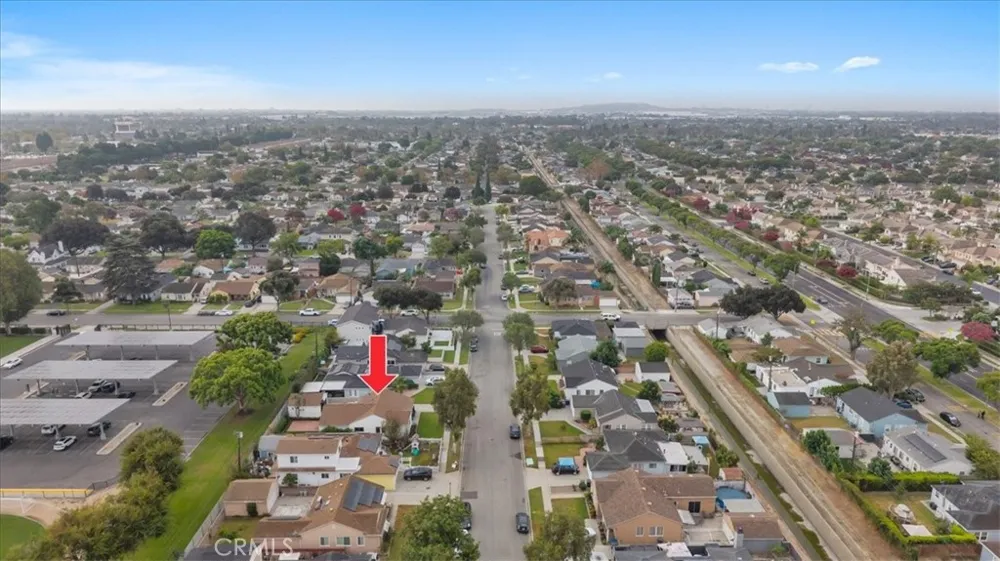 5618 Verdura Lakewood, CA 90712