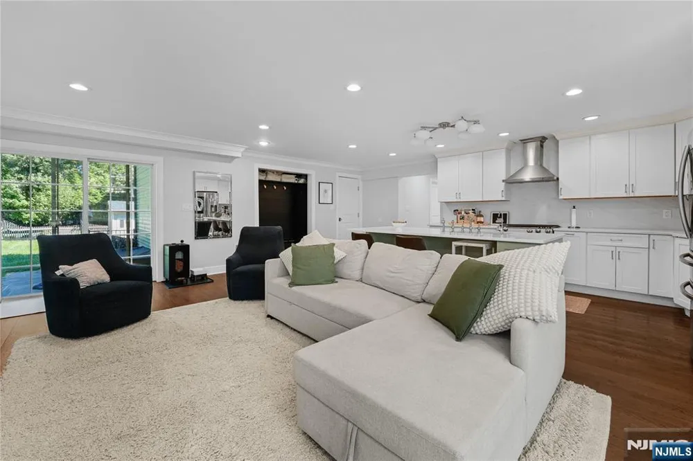 390 Prospect Street Glen Rock, NJ 07452