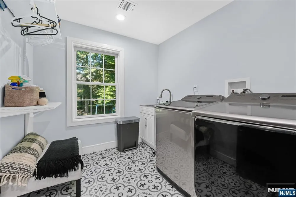 390 Prospect Street Glen Rock, NJ 07452
