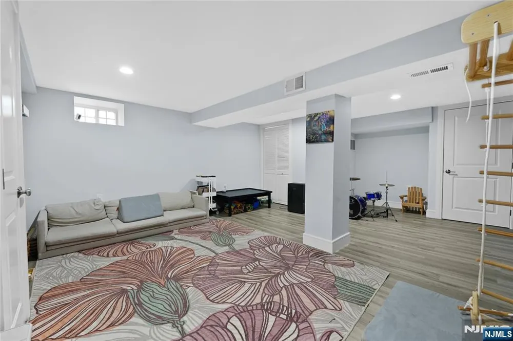 390 Prospect Street Glen Rock, NJ 07452