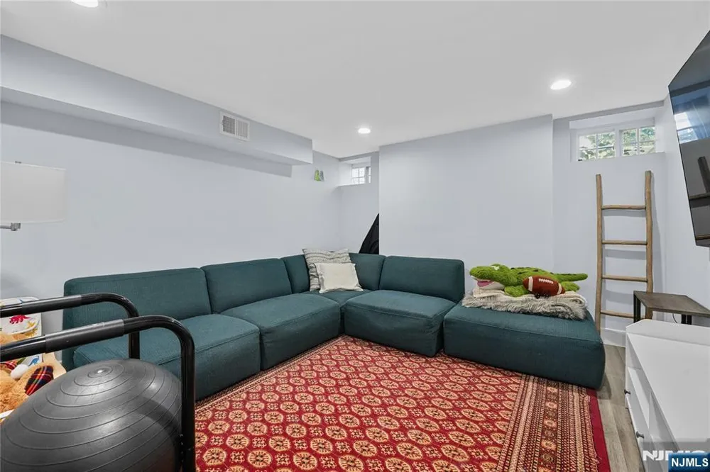 390 Prospect Street Glen Rock, NJ 07452