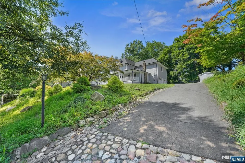 390 Prospect Street Glen Rock, NJ 07452