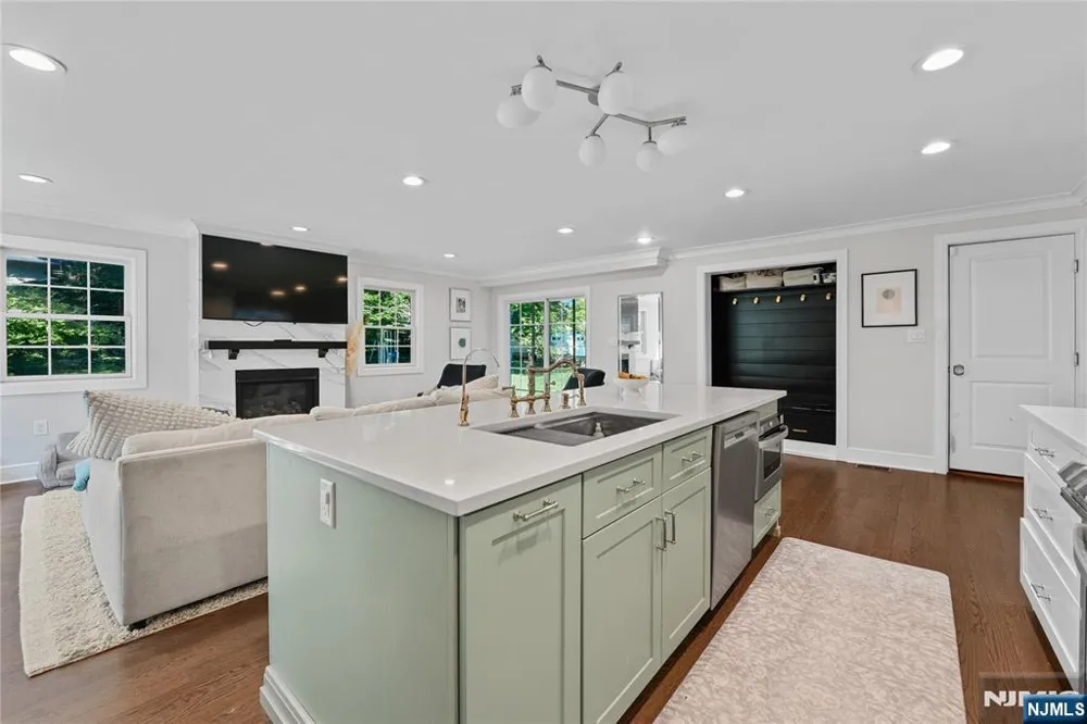 390 Prospect Street Glen Rock, NJ 07452
