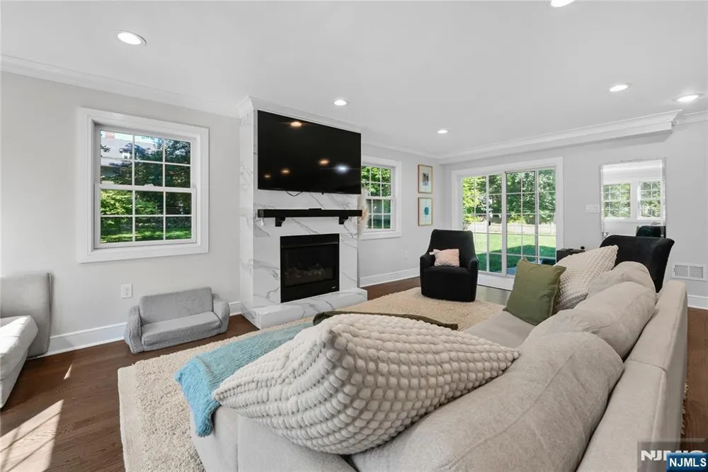 390 Prospect Street Glen Rock, NJ 07452