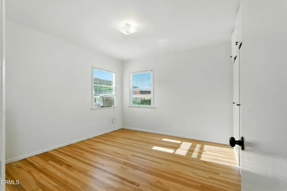 1545 1/2 Riverside Drive Glendale, CA 91201