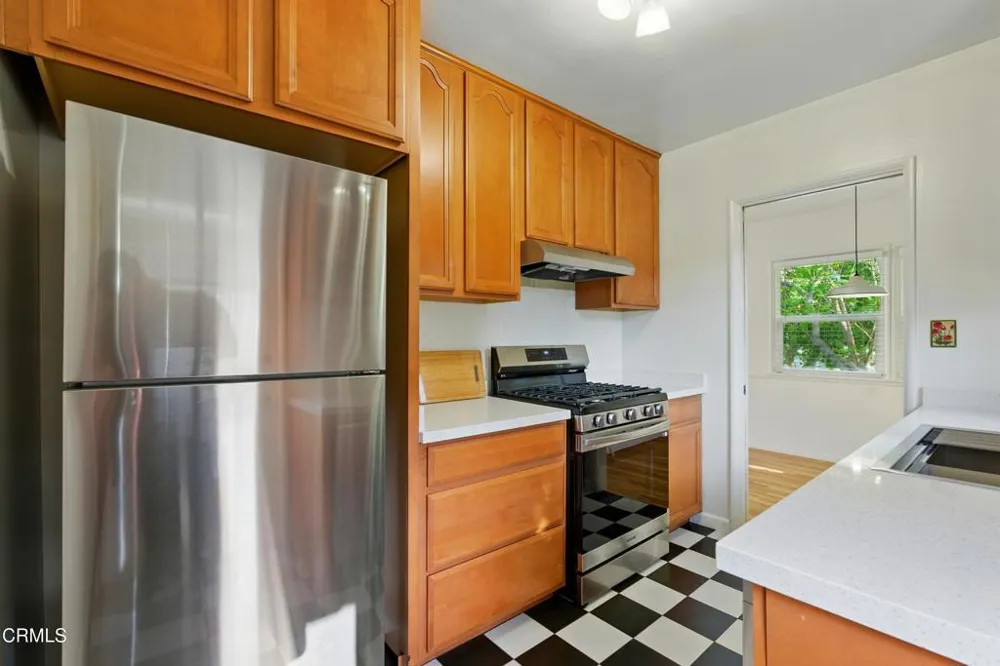 1545 1/2 Riverside Drive Glendale, CA 91201