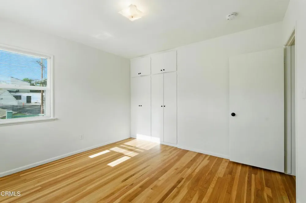 1545 1/2 Riverside Drive Glendale, CA 91201