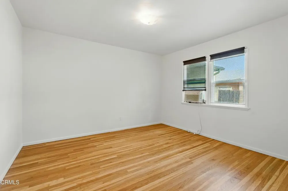 1545 1/2 Riverside Drive Glendale, CA 91201