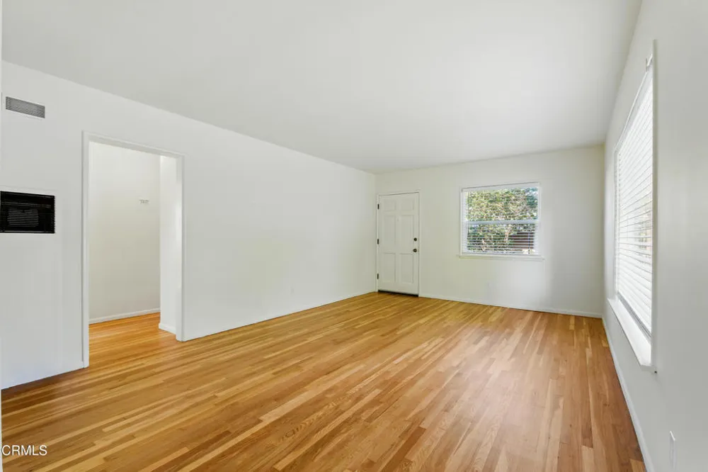 1545 1/2 Riverside Drive Glendale, CA 91201