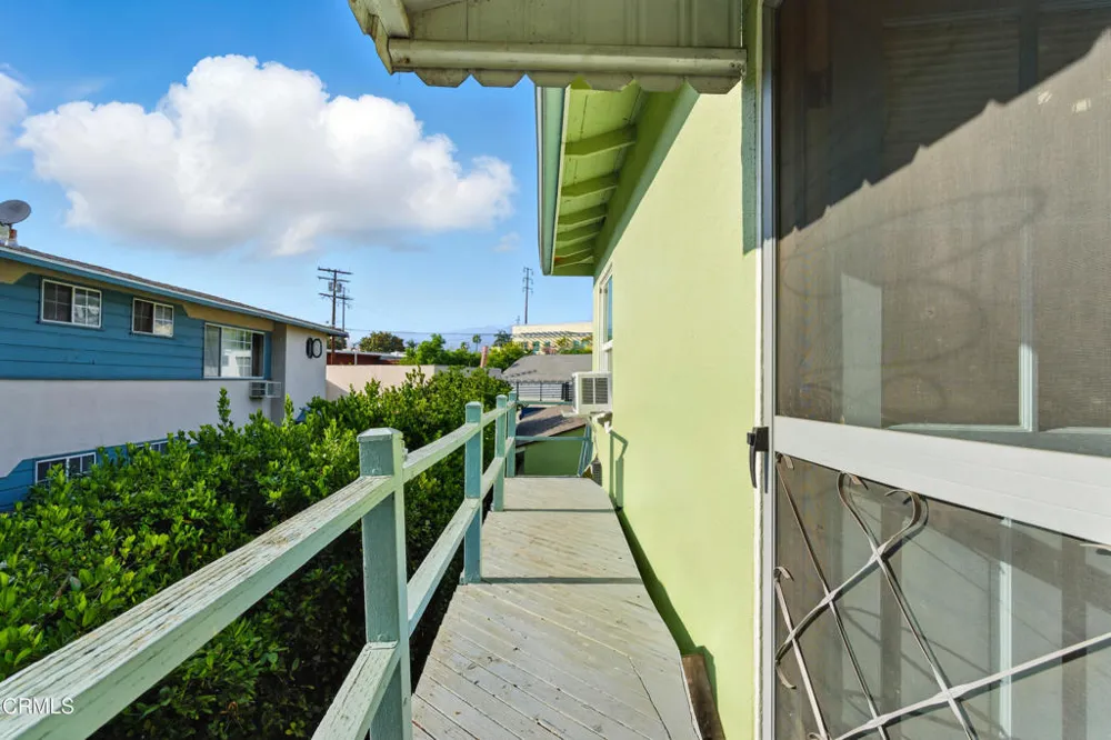 1545 1/2 Riverside Drive Glendale, CA 91201
