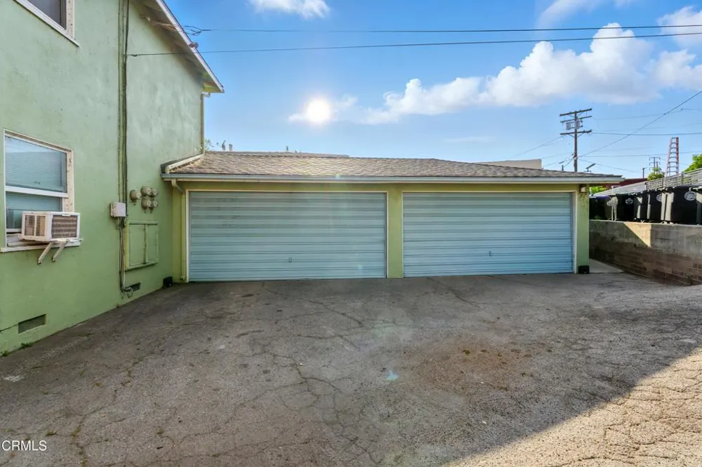 1545 1/2 Riverside Drive Glendale, CA 91201
