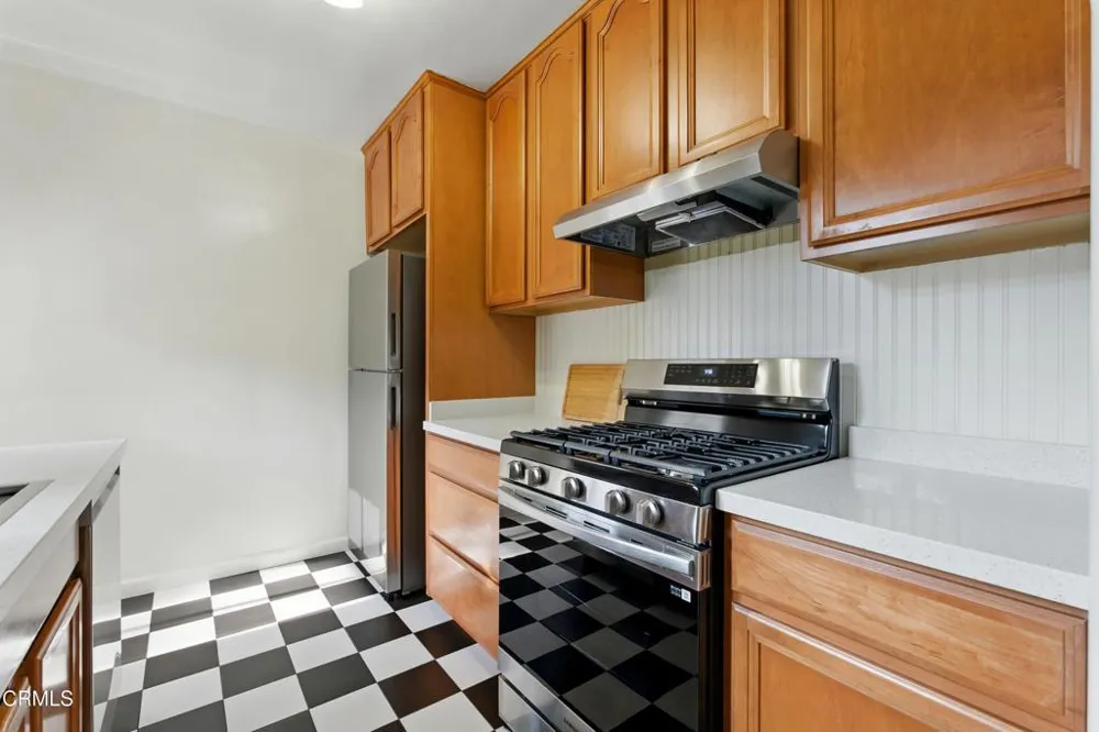 1545 1/2 Riverside Drive Glendale, CA 91201