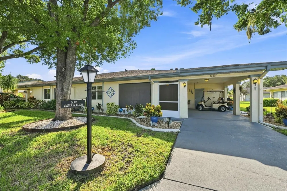 2005 HEATHFIELD CIRCLE #241 Sun City Center, FL 33573