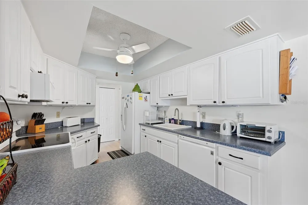 2005 HEATHFIELD CIRCLE #241 Sun City Center, FL 33573