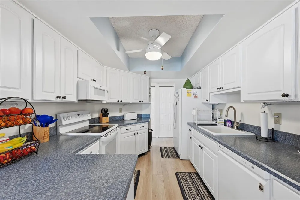 2005 HEATHFIELD CIRCLE #241 Sun City Center, FL 33573