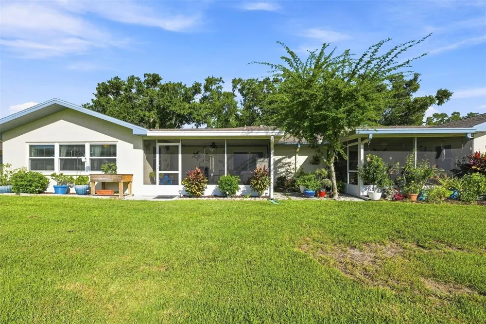 2005 HEATHFIELD CIRCLE #241 Sun City Center, FL 33573