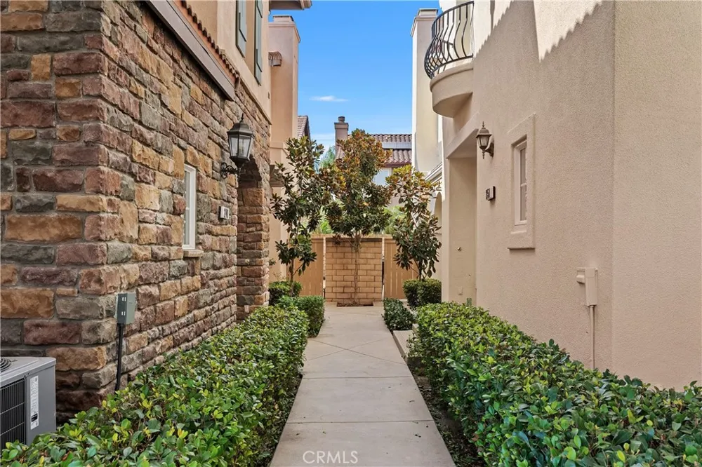 252 Knoll Lake Mission Viejo, CA 92692
