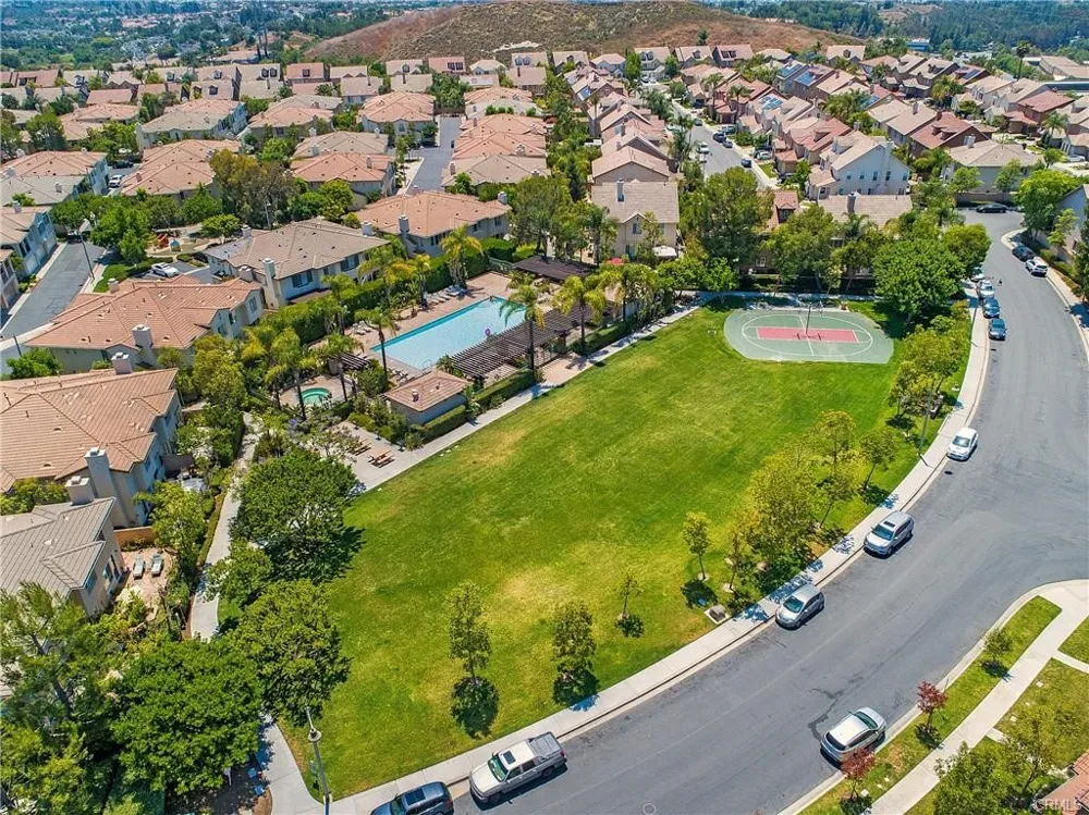 252 Knoll Lake Mission Viejo, CA 92692