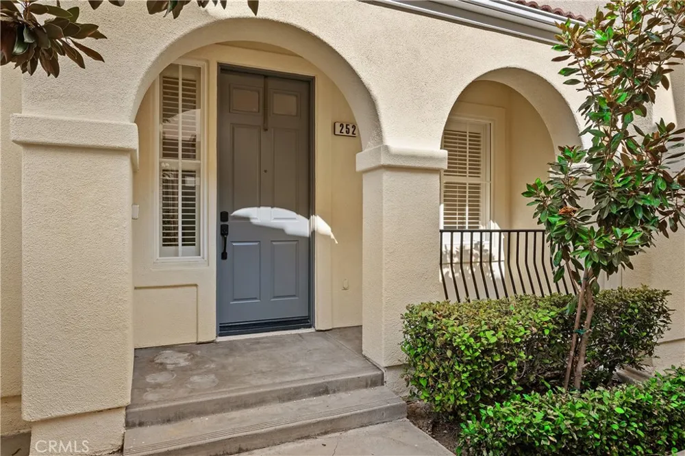 252 Knoll Lake Mission Viejo, CA 92692