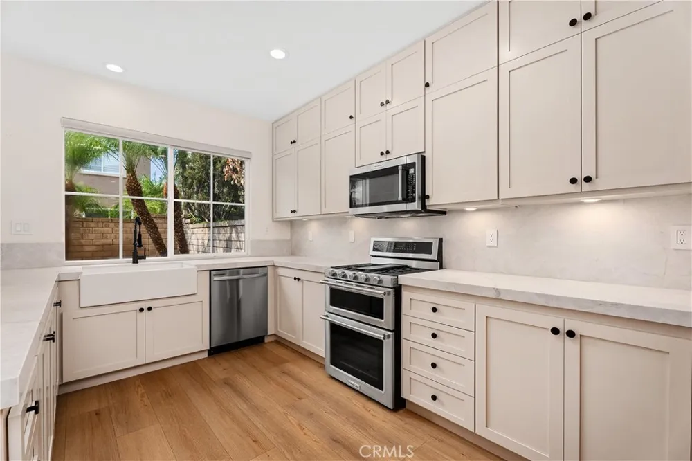 252 Knoll Lake Mission Viejo, CA 92692