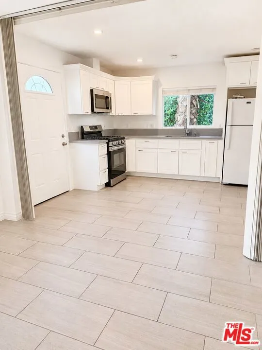 22619 Enadia Way West Hills, CA 91367