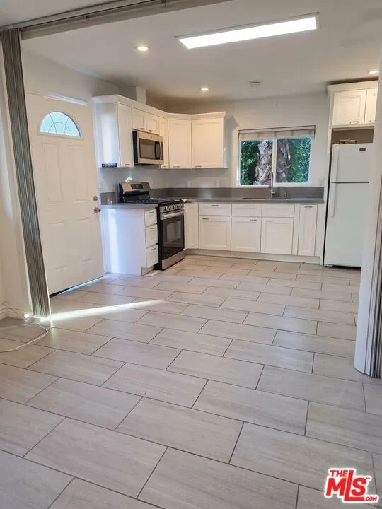 22619 Enadia Way West Hills, CA 91367