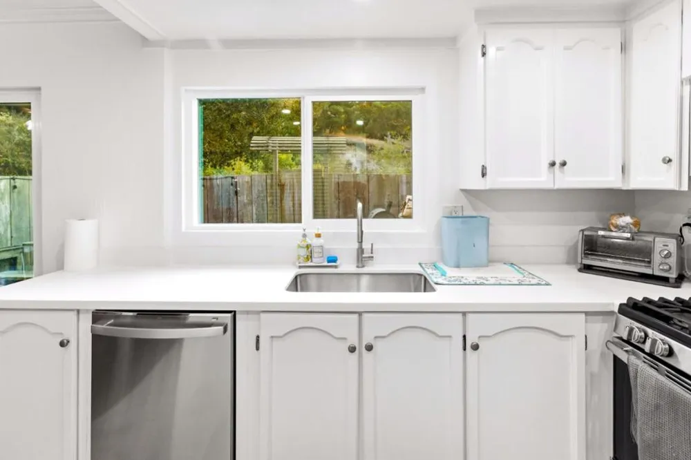 19233 Creekside Lane Salinas, CA 93908