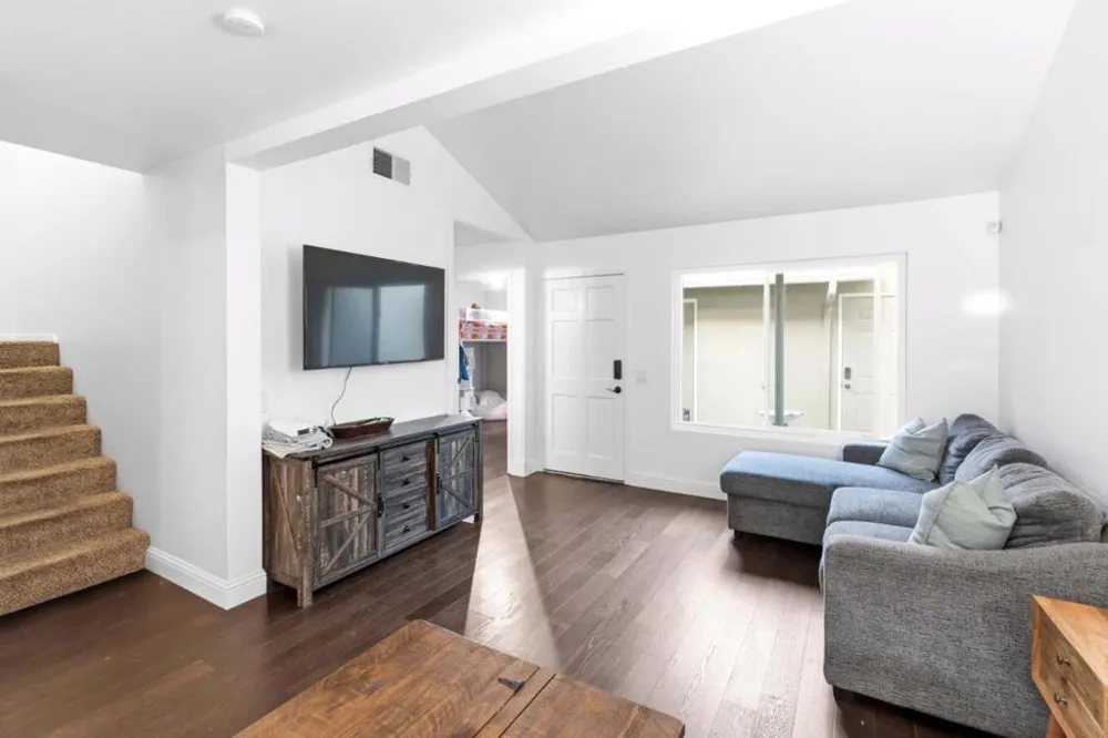19233 Creekside Lane Salinas, CA 93908