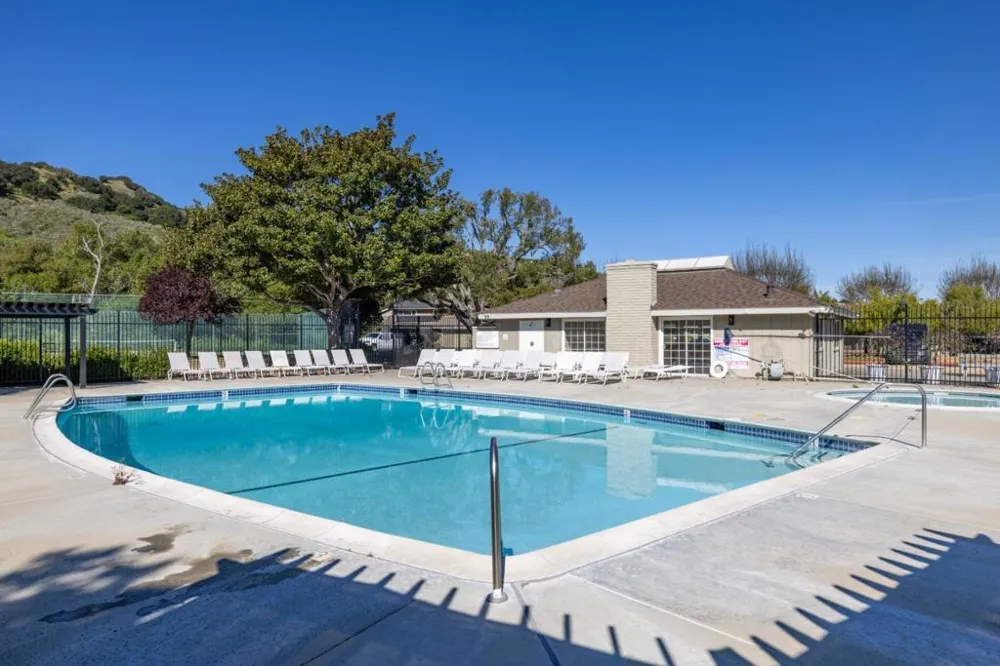 19233 Creekside Lane Salinas, CA 93908
