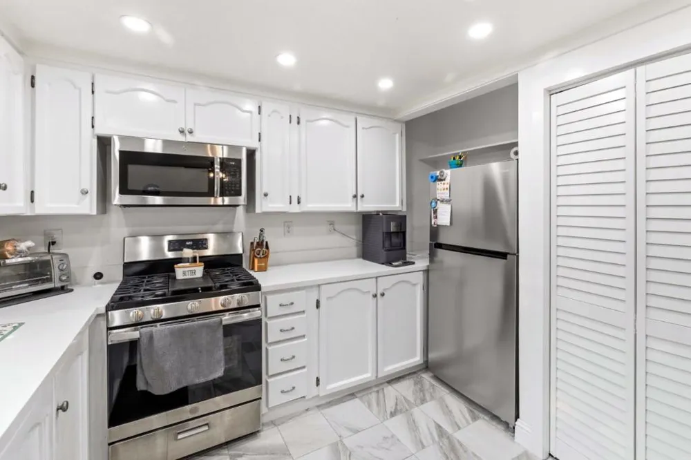 19233 Creekside Lane Salinas, CA 93908