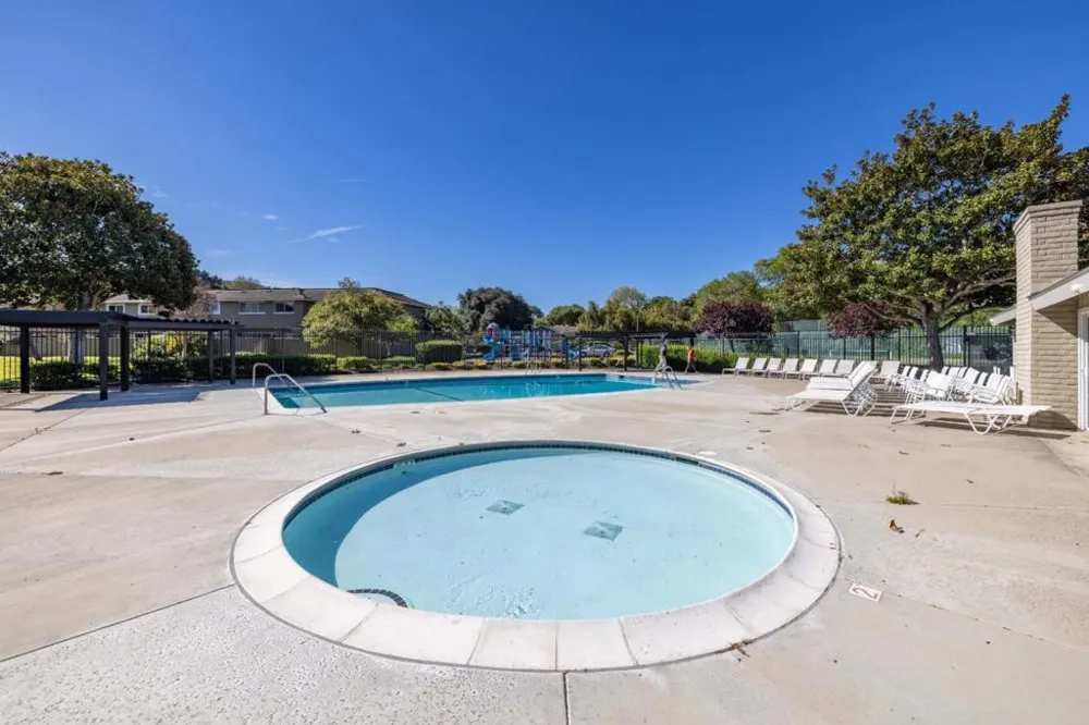19233 Creekside Lane Salinas, CA 93908
