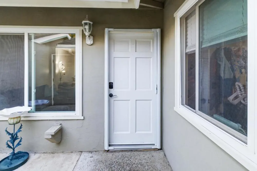 19233 Creekside Lane Salinas, CA 93908