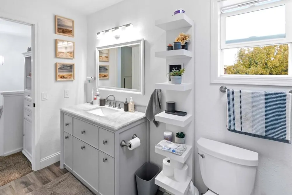 19233 Creekside Lane Salinas, CA 93908
