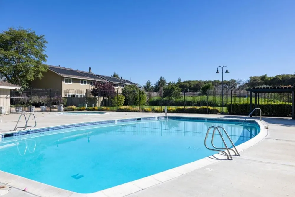 19233 Creekside Lane Salinas, CA 93908